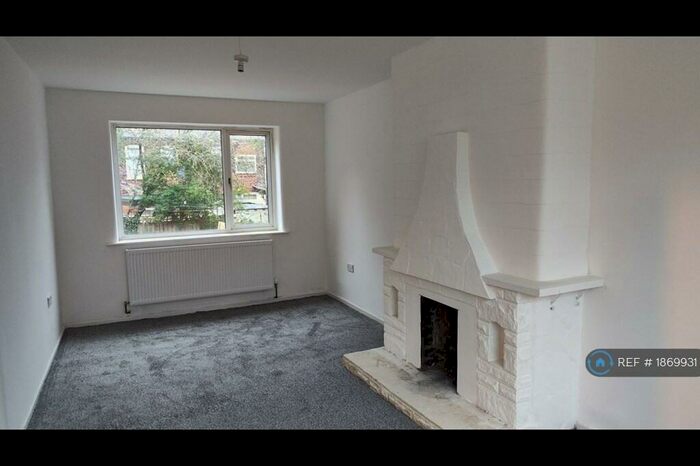 3 Bedroom Semi-Detached House To Rent In Malvern Drive, Swinton, Manchester, M27