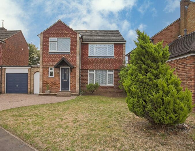 3 Bedroom Detached House To Rent In Godley Road, West Byfleet, KT14