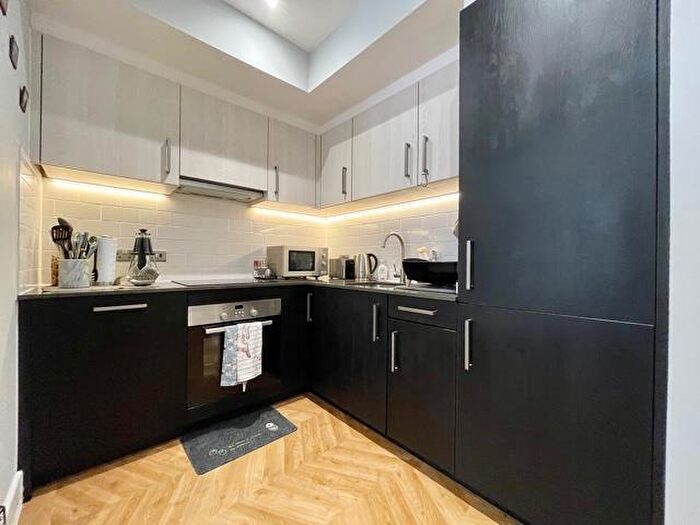 2 Bedroom Apartment To Rent In Beaufort House, Newhall Street, B3
