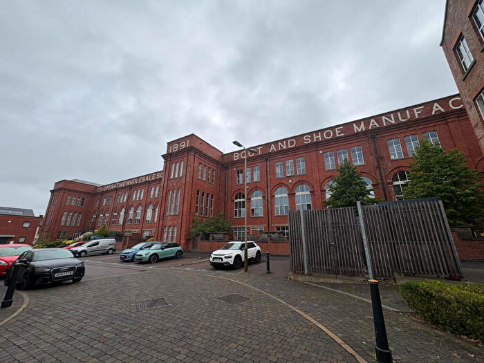 1 Bedroom Apartment For Sale In Wheatsheaf Way, Leicester, LE2