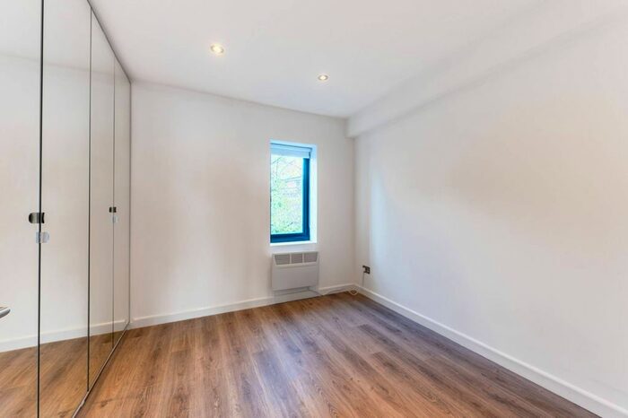 1 Bedroom Flat To Rent In Shaftesbury Avenue, Kenton, HA3