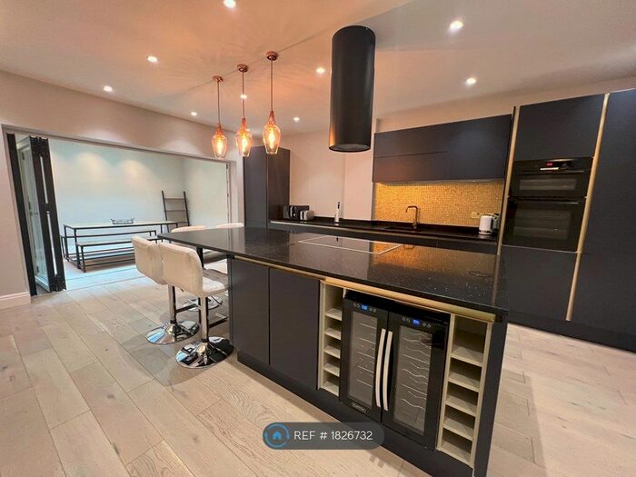 2 Bedroom Maisonette To Rent In Dawes Road, London Fulham, SW6