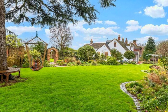 3 Bedroom Detached House For Sale In Crockenhill Road, Kevington, Orpington, Kent, BR5