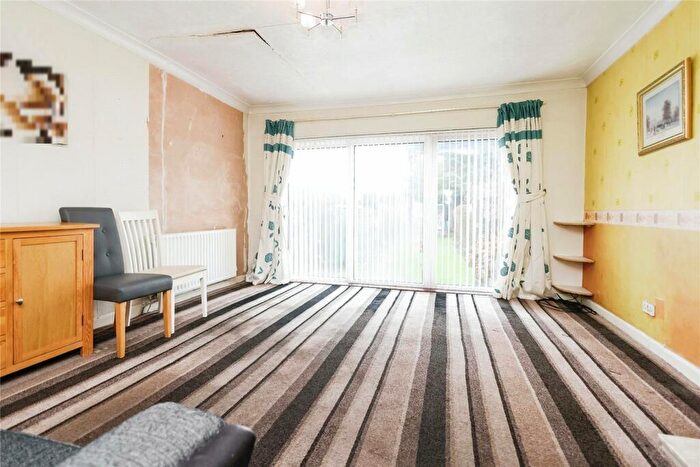 2 Bedroom Semi-Detached House For Sale In Swinbrook Grove, Great Barr, West Midlands, B44