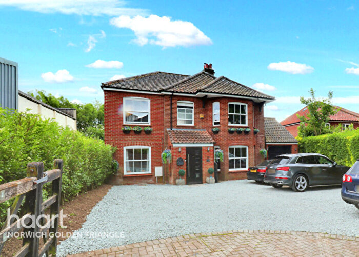 5 Bedroom Detached House For Sale In Friarscroft Lane, Wymondham, NR18