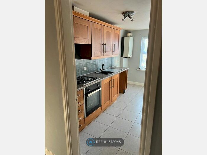 2 Bedroom Flat To Rent In Roman Road, Doncaster, DN4