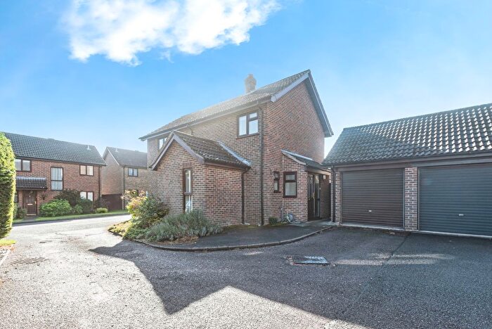 4 Bedroom Detached House For Sale In Ramptons Meadow, Tadley, Hampshire, RG26