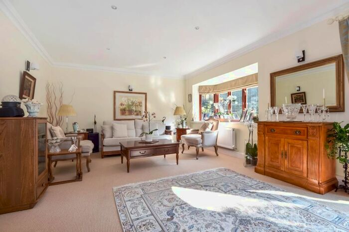5 Bedroom Detached House For Sale In Maidenhead, Berkshire, SL6