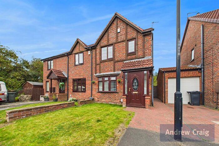 3 Bedroom Semi-Detached House For Sale In Rydal Close, Killingworth, NE12