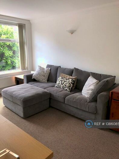 2 Bedroom Flat To Rent In Burton House, Manchester, M20