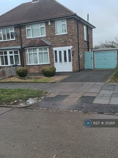 3 Bedroom Semi-Detached House To Rent In Hanbury Road, Leicester, LE5