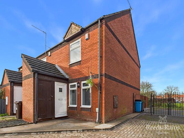 2 Bedroom End Of Terrace House For Sale In The Mews, Coltman Street, Hull, East Riding Of Yorkshire, HU3