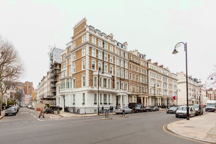 Studio To Rent In Gloucester Road, London, SW7