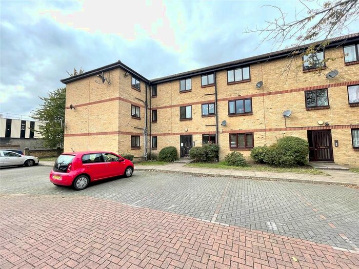 1 Bedroom Flat To Rent In Erith Road, Bexleyheath, Kent, DA7