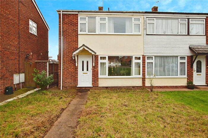 3 Bedroom Semi-Detached House For Sale In Meadow Way, Latchingdon, Essex, CM3