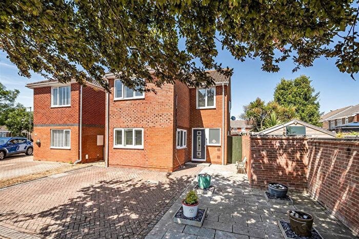 3 Bedroom Detached House For Sale In Wheatcroft Road, Lee-On-The-Solent, PO13