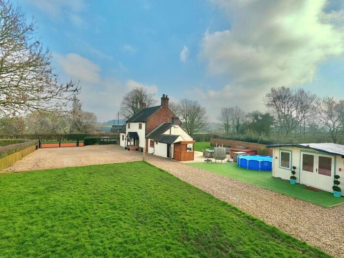 4 Bedroom Cottage For Sale In Three Mile Lane, Whitmore, ST5
