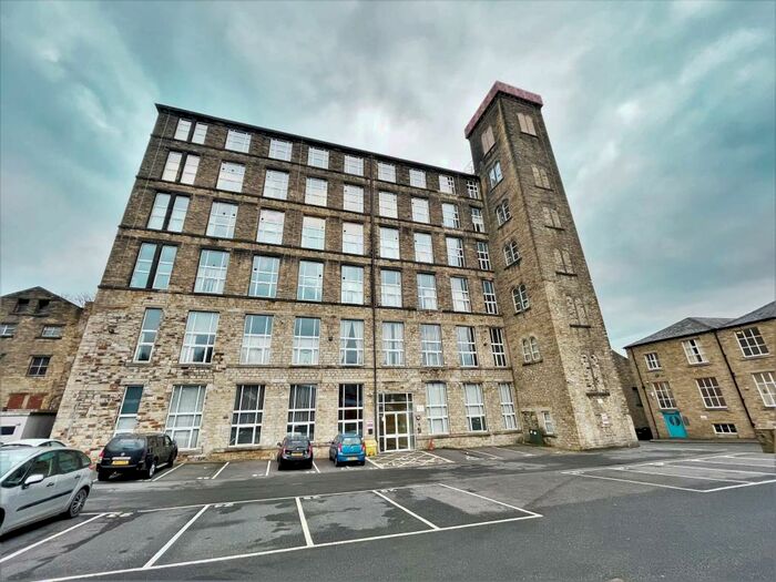 2 Bedroom Flat To Rent In Savile Court, Savile Court, Savile Streeet, Huddersfield, HD3
