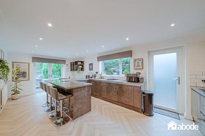4 Bedroom Detached House For Sale In Pearce Close, Woolton, Liverpool, L25