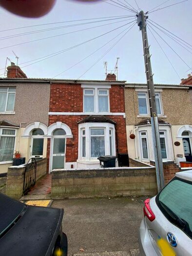 3 Bedroom Terraced House To Rent In Grove Street, Swindon, SN2