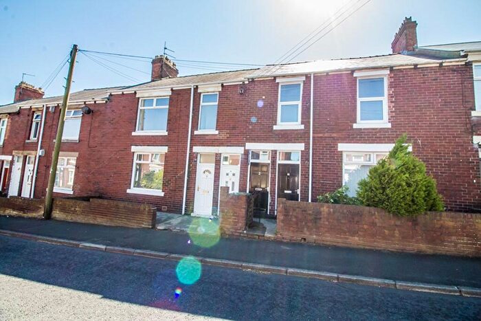 3 Bedroom Flat To Rent In Glen Terrace, Columbia, Washington, Tyne And Wear, NE38