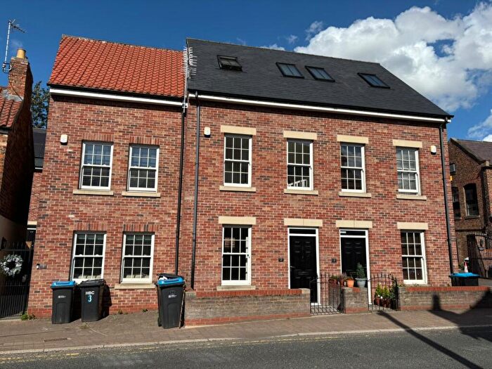 3 Bedroom House To Rent In Cathedral Court, Water Skellgate, Ripon, North Yorkshire, HG4