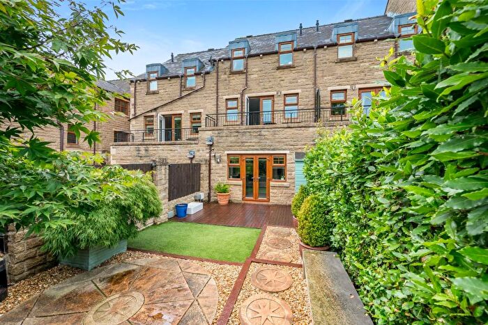 3 Bedroom Town House For Sale In Spring Vale, Edgworth, Bolton, BL7