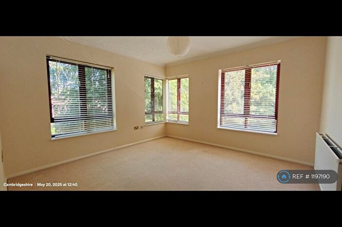 3 Bedroom Flat To Rent In Chesterford House, Cambridge, CB2