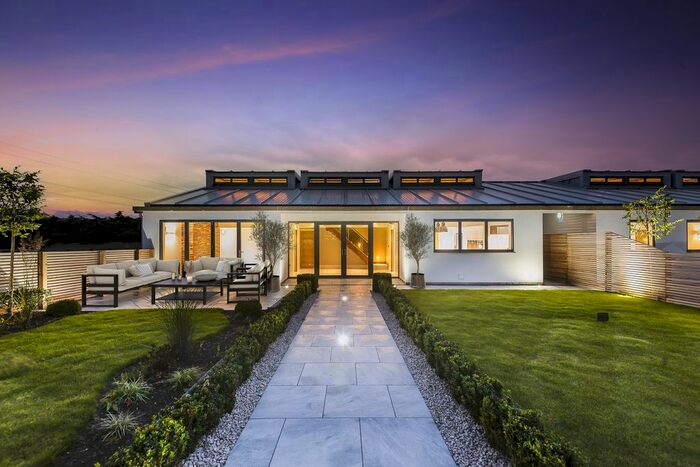 5 Bedroom Semi-Detached House For Sale In Bourton, Buckingham, MK18