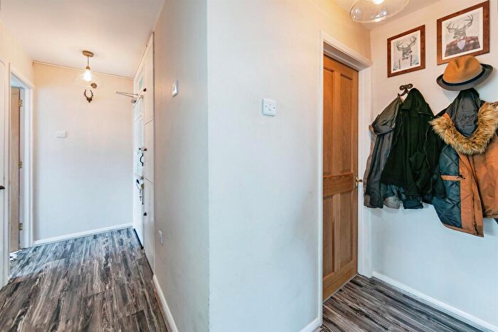 2 Bedroom Flat For Sale In Langdale Gardens, Earley, Reading, RG6