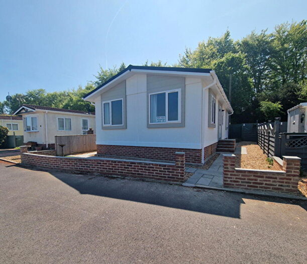 2 Bedroom Park Home For Sale In Rawlins Park, Avebury, Nr Marlborough, Wiltshire, SN8