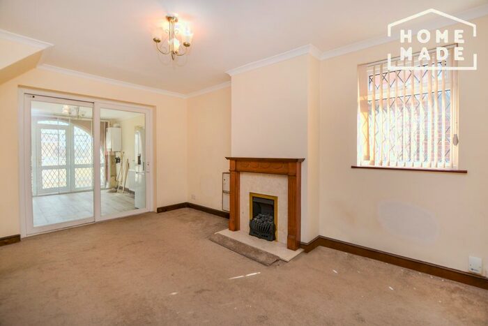 2 Bedroom Detached House To Rent In Hatton Road, Bedfont, Feltham, TW14