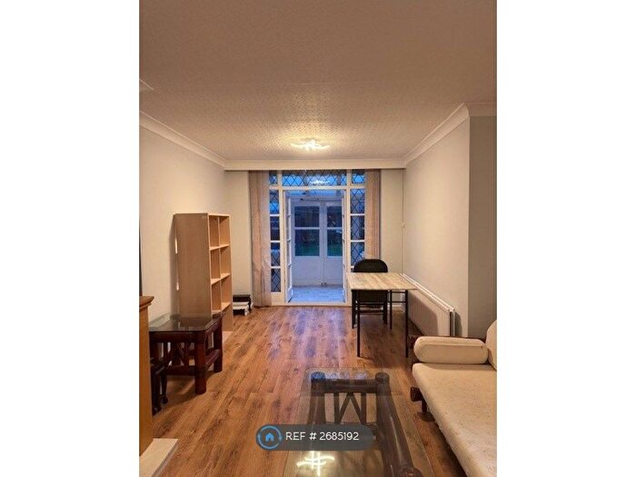 3 Bedroom Semi Detached House To Rent In Gleneagles Road, Coventry, CV2