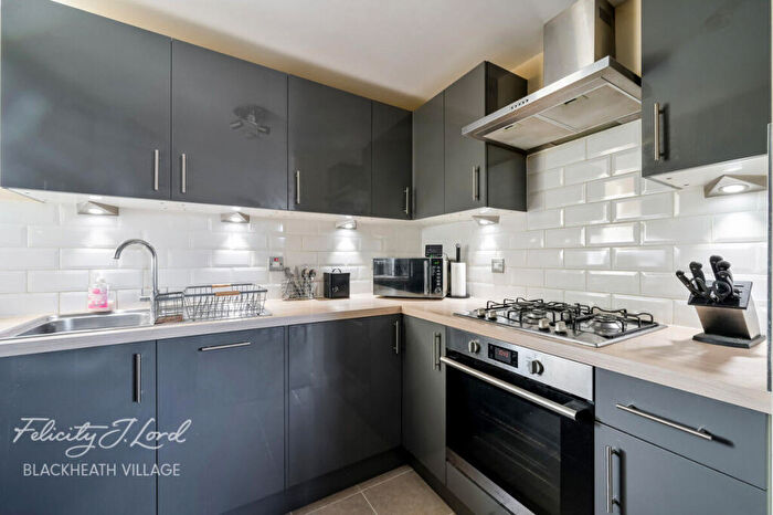1 Bedroom Apartment For Sale In Burnt Ash Hill, London, SE12