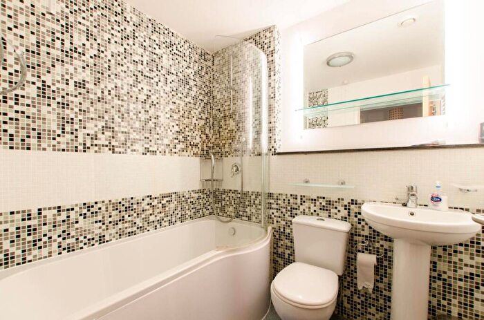 1 Bedroom Flat To Rent In Rope Street, Canada Water, London, SE16