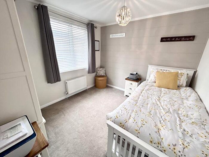 2 Bedroom Detached Bungalow For Sale In Avenue Road, Sandown, PO36