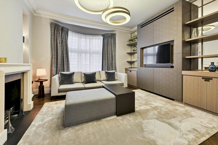 2 Bedroom Flat To Rent In Bury Street, London, SW1Y