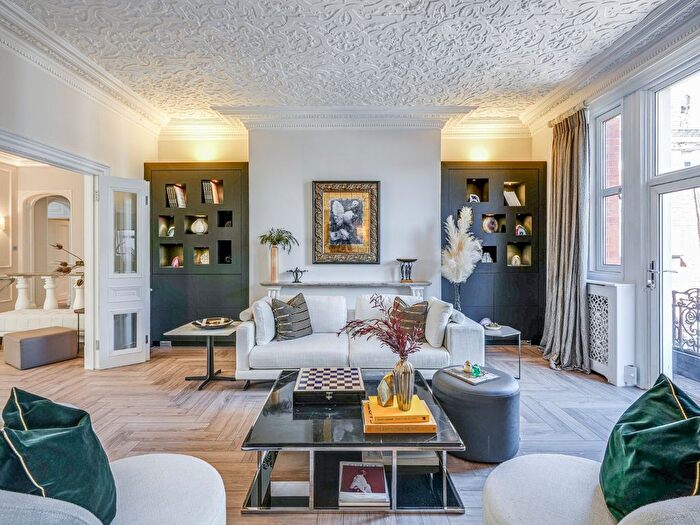 8 Bedroom Terraced House To Rent In Wellington Court, Knightsbridge, SW1X
