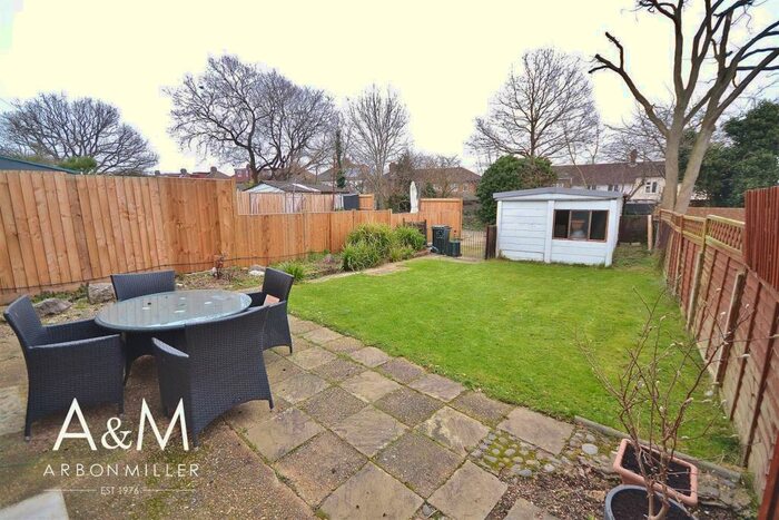 3 Bedroom House To Rent In Hanover Gardens, Hainault, IG6