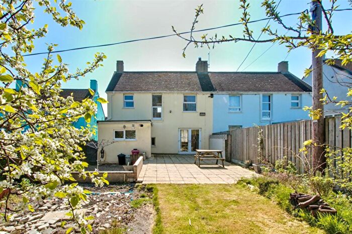3 Bedroom Semi-Detached House For Sale In Bron Y Dre, Cardigan, SA43