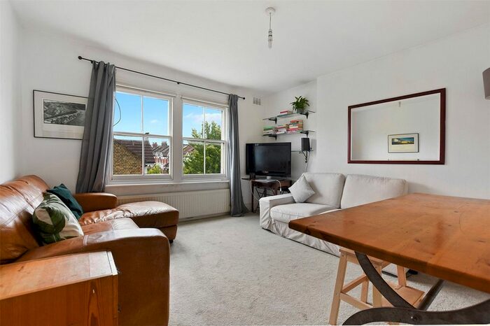 2 Bedroom Flat To Rent In Clapham Common West Side, Between The Commons, SW4