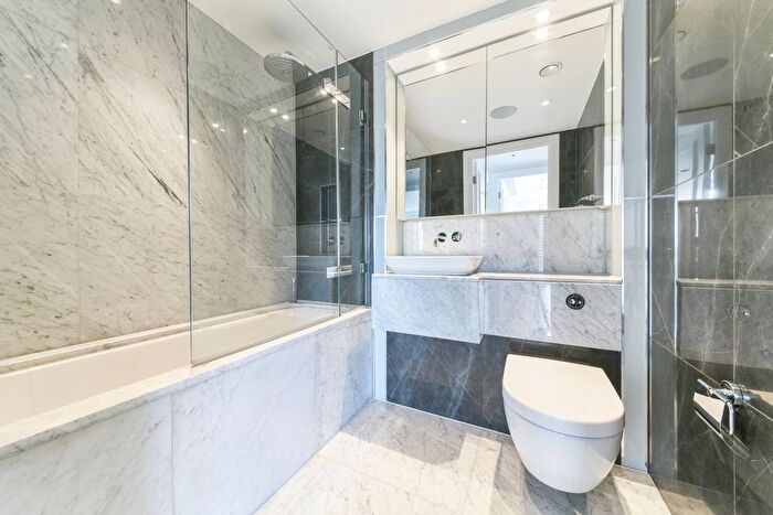 2 Bedroom Flat To Rent In Carnwath Road, Fulham, London, SW6