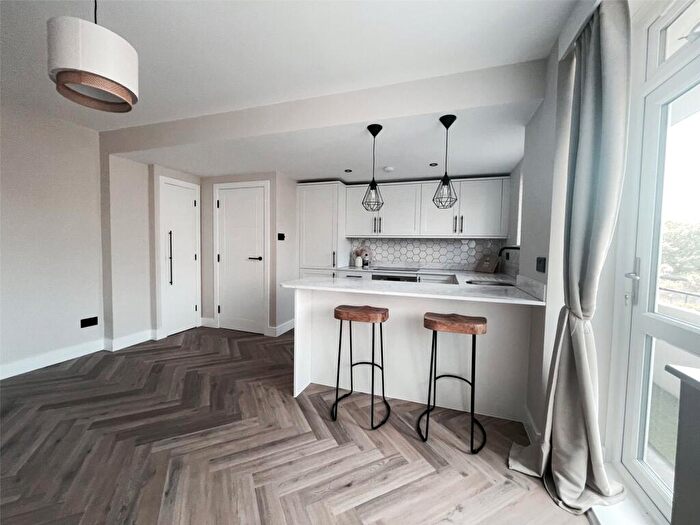 1 Bedroom Flat For Sale In Furze Hill, Hove, BN3