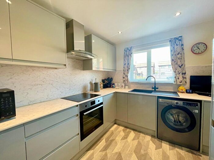 2 Bedroom Bungalow For Sale In Pasture Close, Armthorpe, Doncaster, DN3