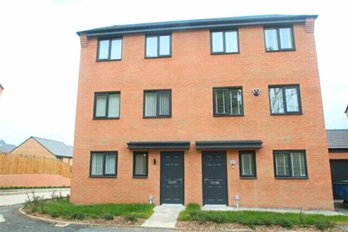 4 Bedroom Terraced House To Rent In Lilac Avenue, Leeds, LS14