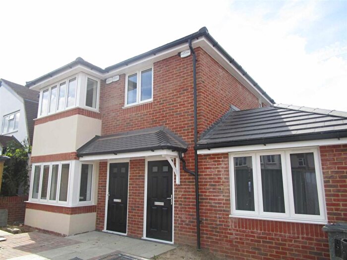 1 Bedroom Maisonette To Rent In Worple Road, Staines Upon Thames, TW18