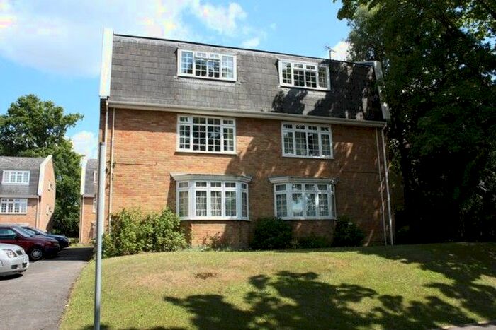 1 Bedroom Flat To Rent In The Birches, Woking, GU22