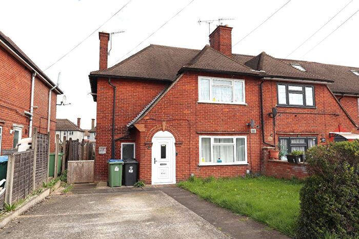 1 Bedroom Maisonette For Sale In Gammons Lane, Watford, WD24