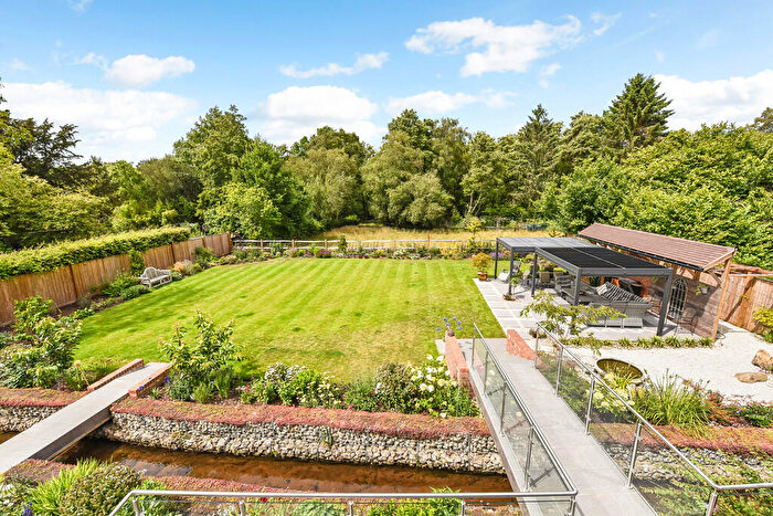 4 Bedroom Detached House For Sale In Mint Road, Liss Forest, Hampshire, GU33