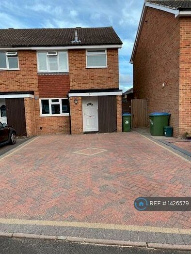 3 Bedroom Semi-Detached House To Rent In Egmont Road, Walton-On-Thames, KT12